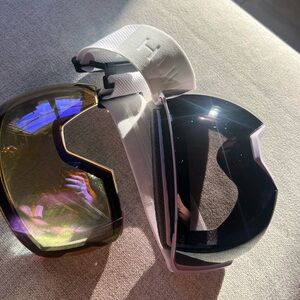 Ski Googles- SMITH O/S XL frames with interchangeable lens.